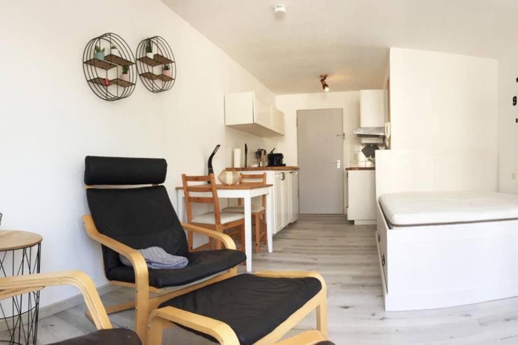 Apartment-Mitten In Konstanz, Gratis Parkplatz & Fahrrader, Netflix Tv ภายนอก รูปภาพ